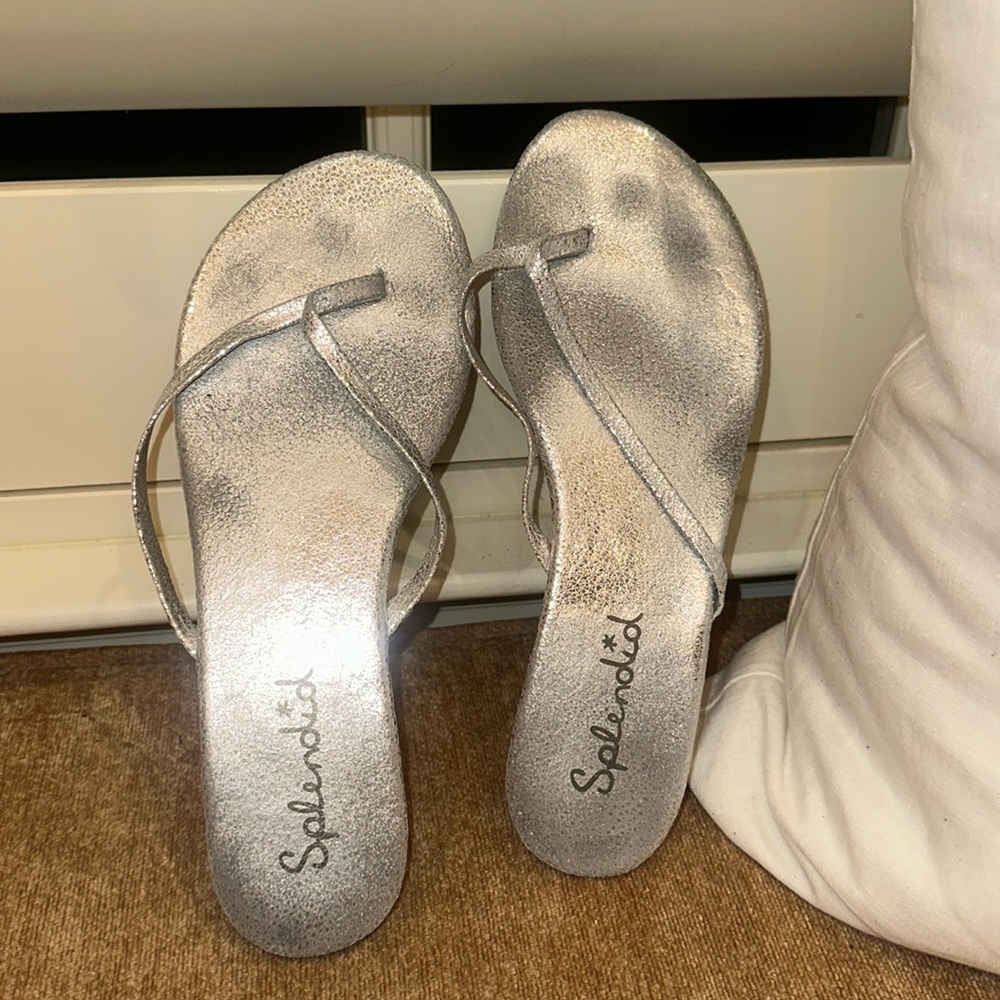 Splendid metallic silver flip flop